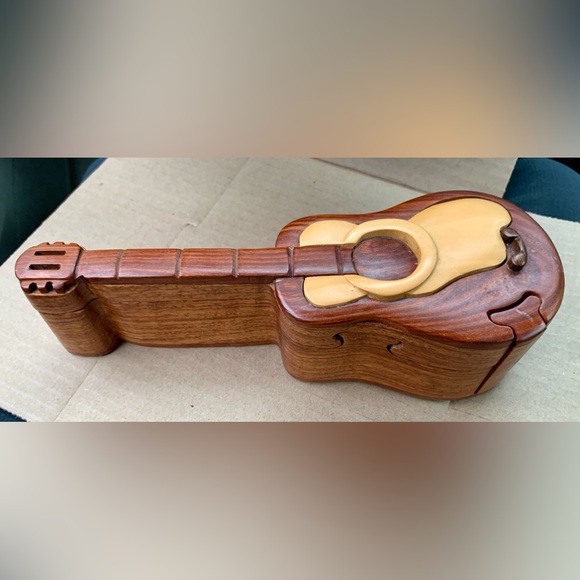 Vtg Artisan Hand Crafted Hardwood Figural Guitar Puzzle Jewelry Stash Box - Picture 13 of 15